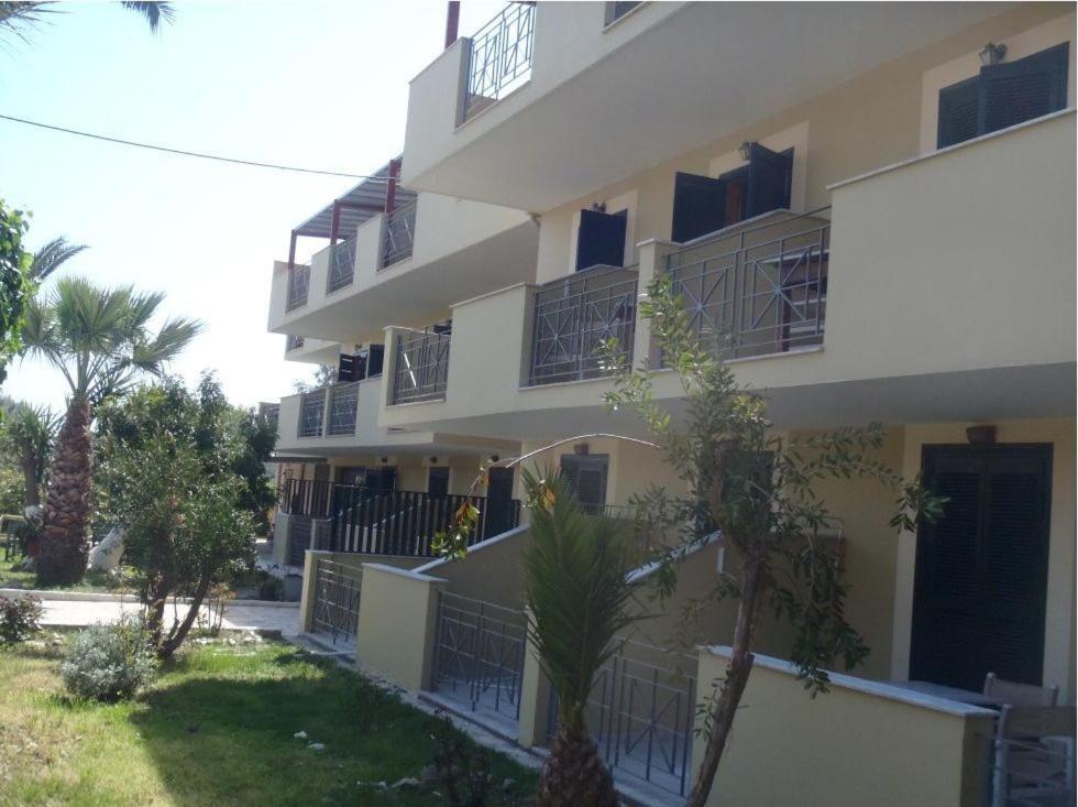 Aparthotel Apolafsi Lixouri Exterior foto