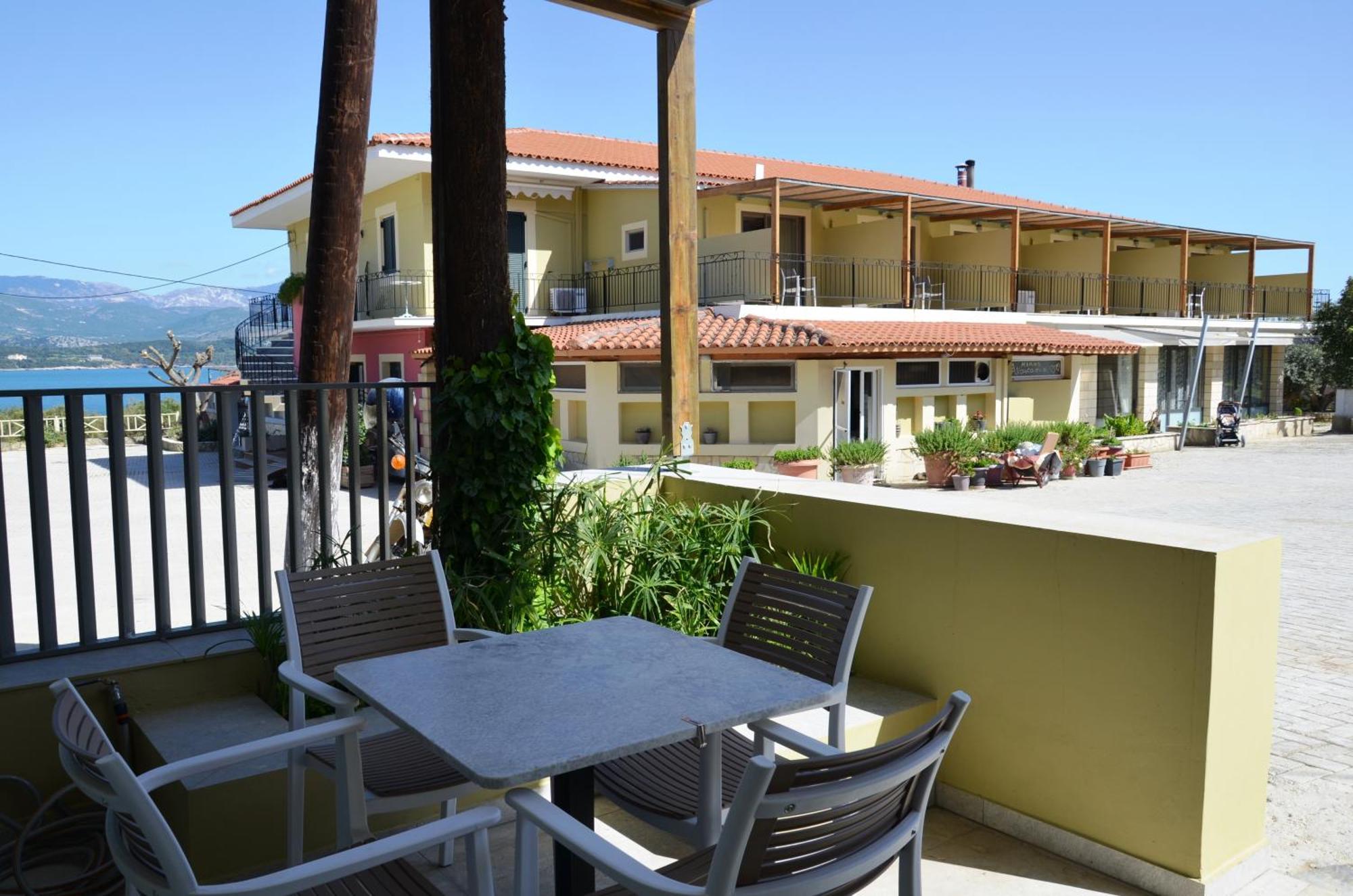 Aparthotel Apolafsi Lixouri Exterior foto